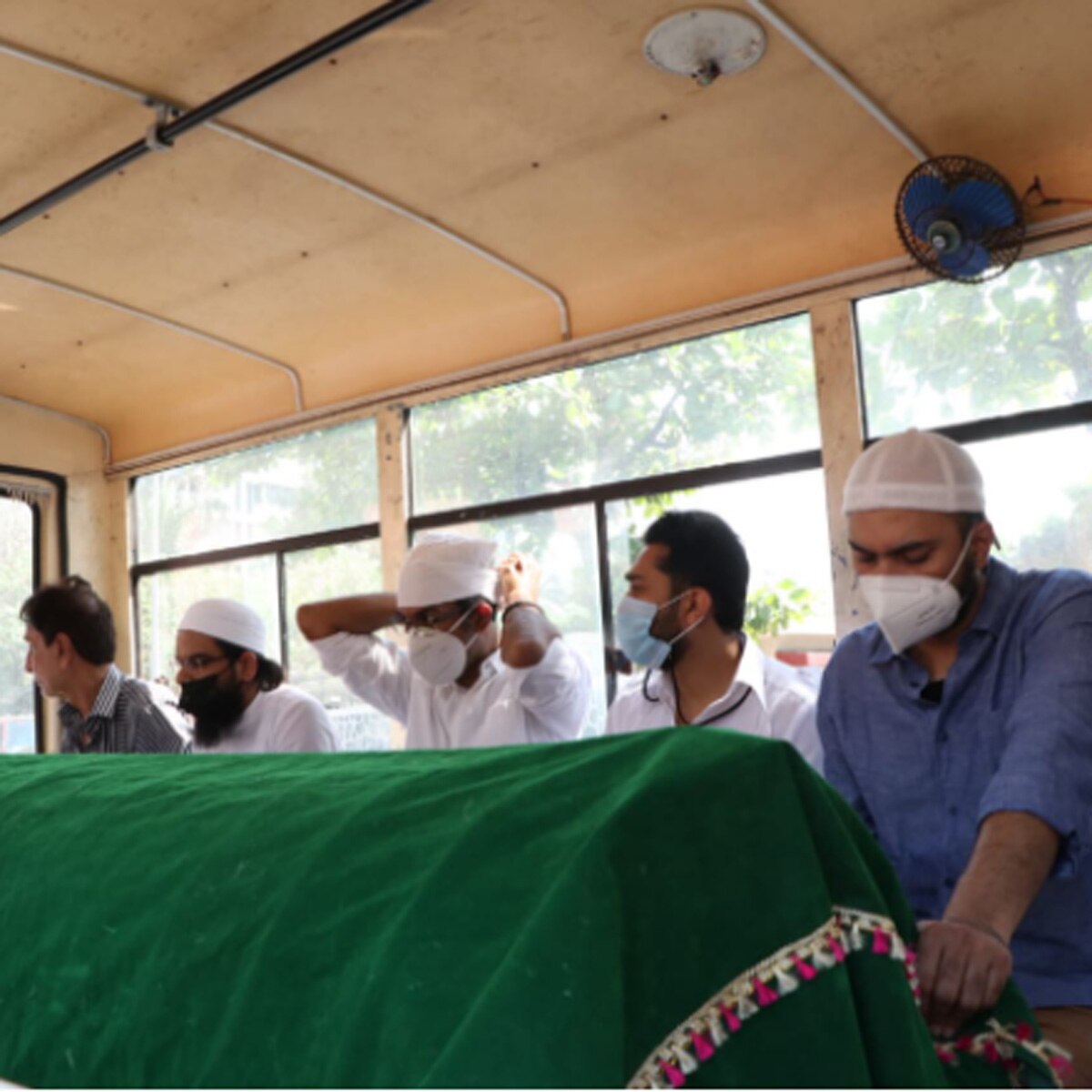 गौहर के पिता को अंतिम विदाई