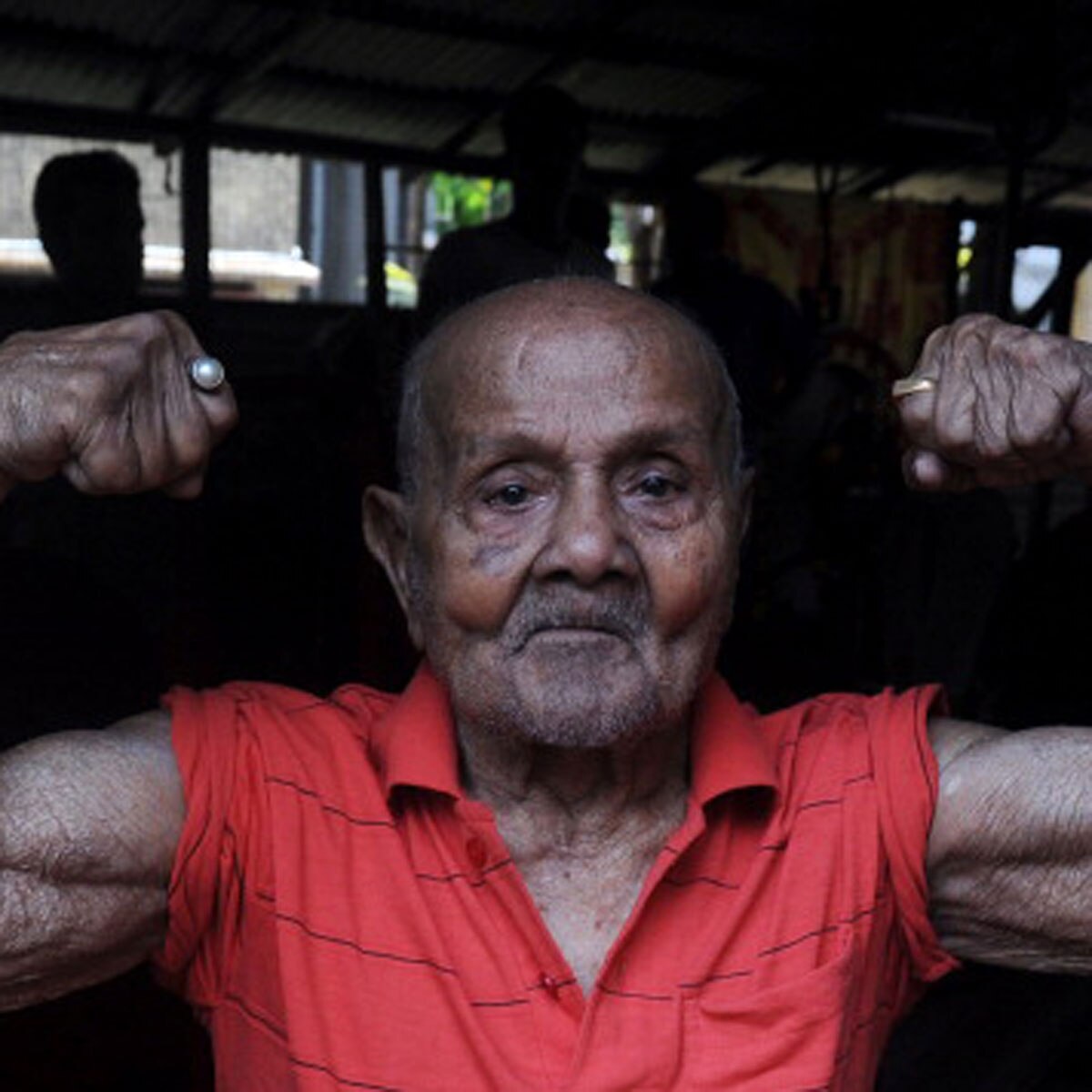 मनोहर आइच