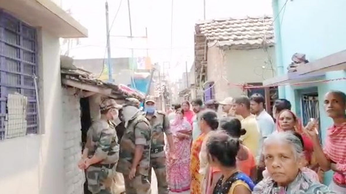 पति ने पत्नी पर 128 बार चाकू से हमला किया 