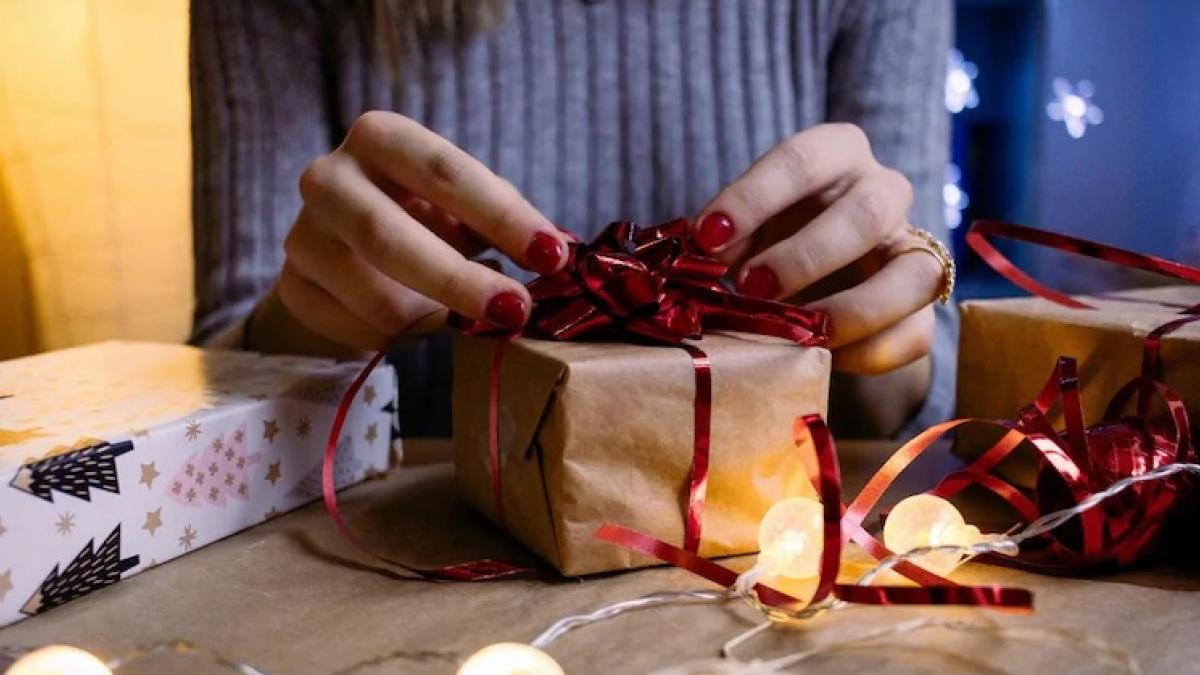 अपने प्रिय को दें फाइनेंश‍ियल गिफ्ट 