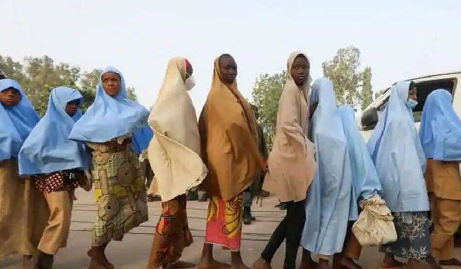 स्कूल पर बदमाशों ने किया हमला