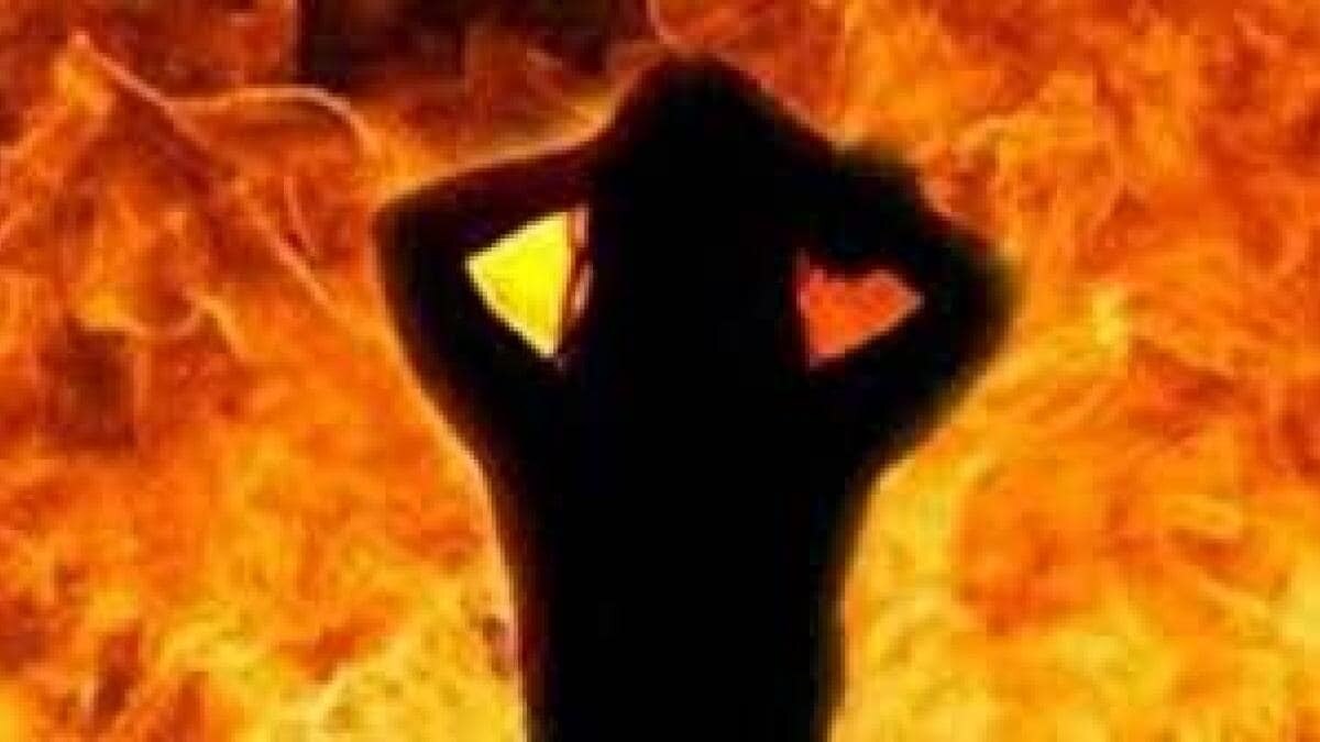 जमानत पर छूटा रेप आरोपी पीड़िता को जलाया
