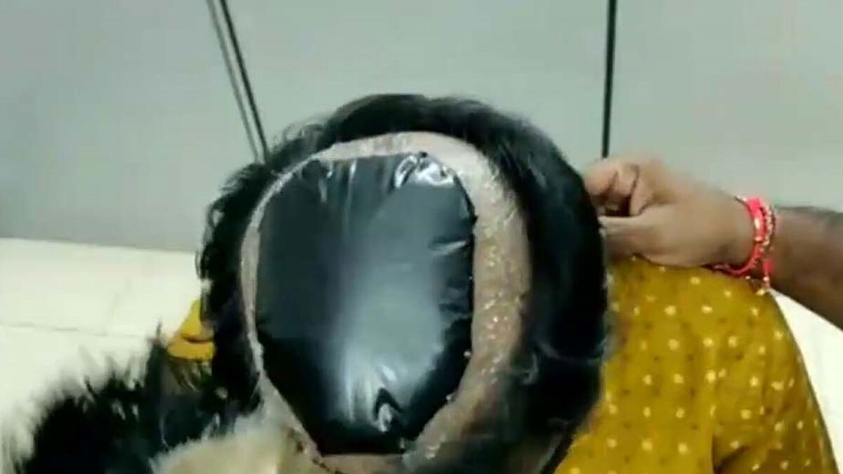 (विग में छुपाकर सोने की स्मगलिंग (फोटो- प्रमोद माधव)