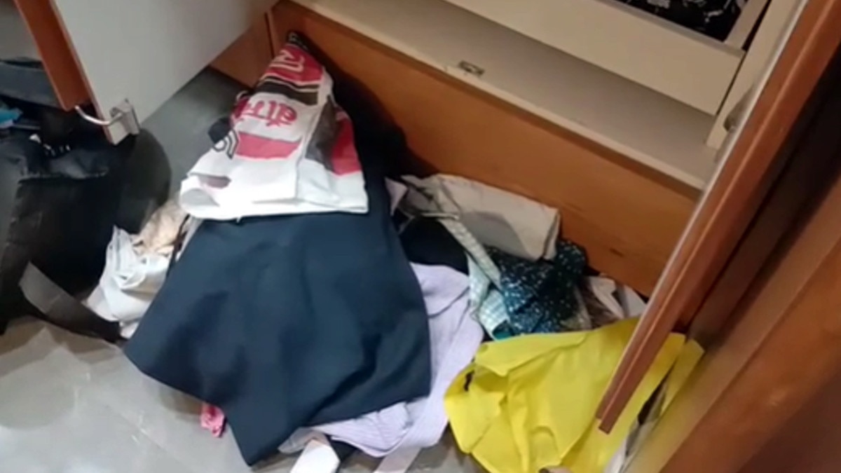 ब‍िजनेसमैन की पत्नी को लूटकर बदमाश ने छूए पैर...