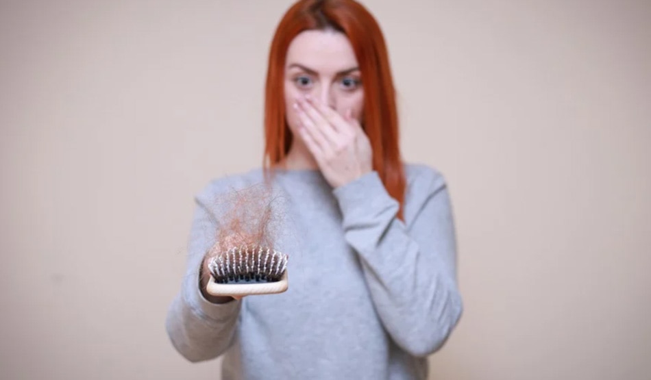 बालों का झड़ना रोके