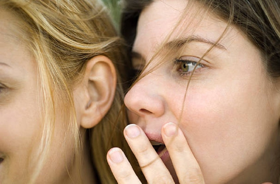 शिकायतों से दूर