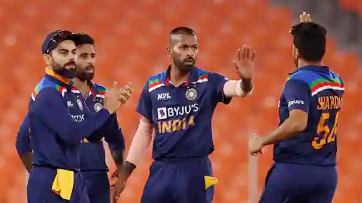 virat kohli speaks on hardik-pandya not bowling in odis