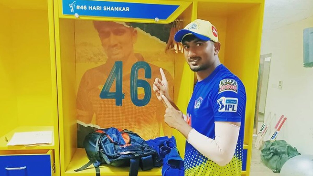 MS Dhoni bowled on Harishankar Reddy bowl