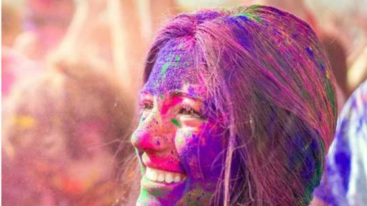 होली की छुट्टी का रखें ध्यान