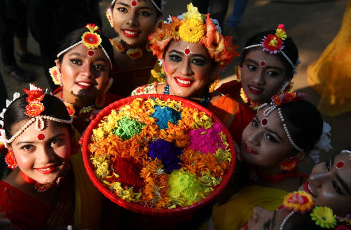 होली पर ये संयोग भी बनेंगे