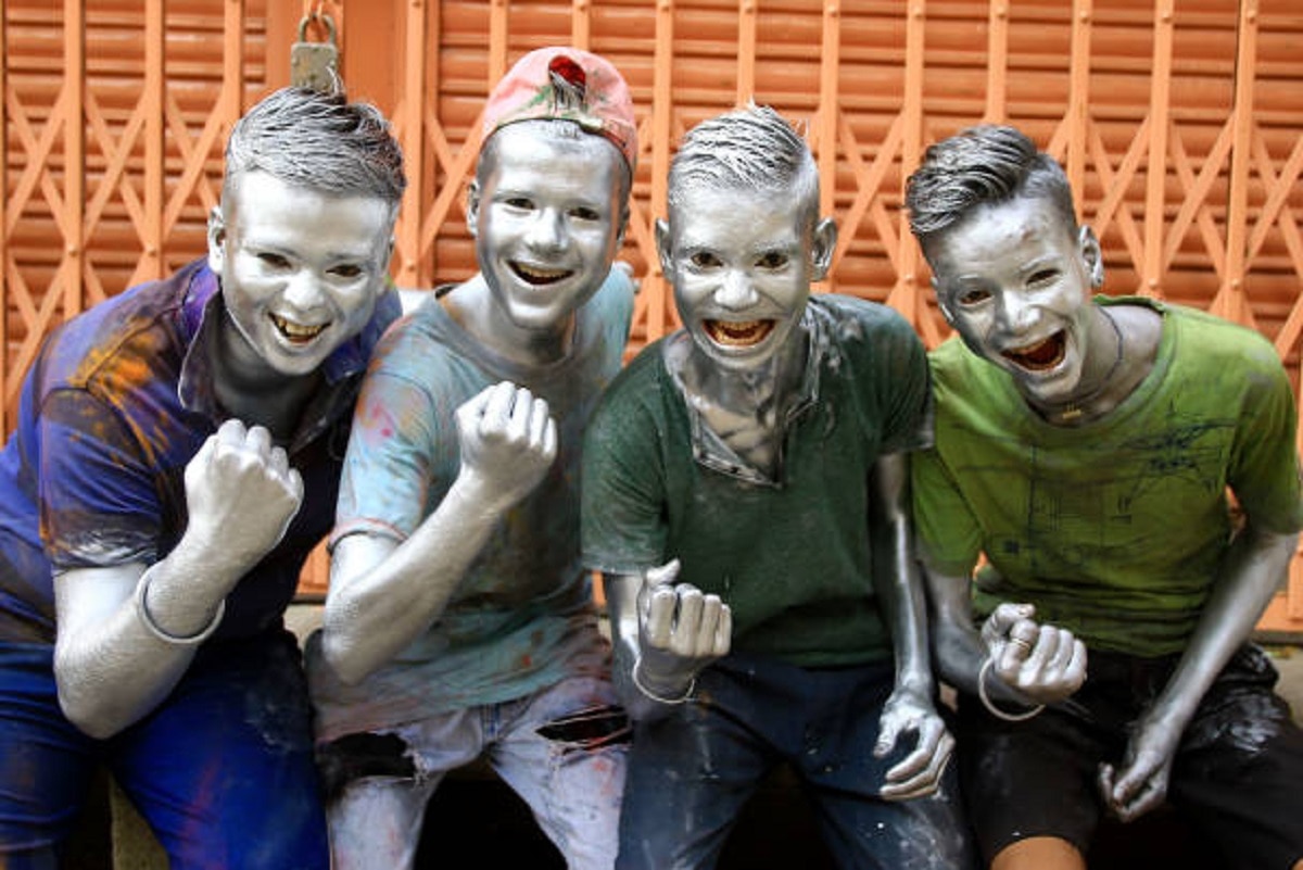 सिल्वर कलर