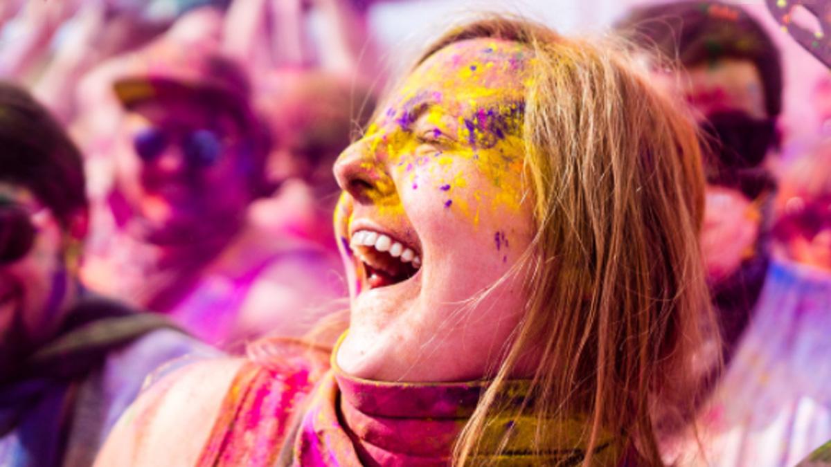 होली पर इन पकवानों को खाने में शामिल 