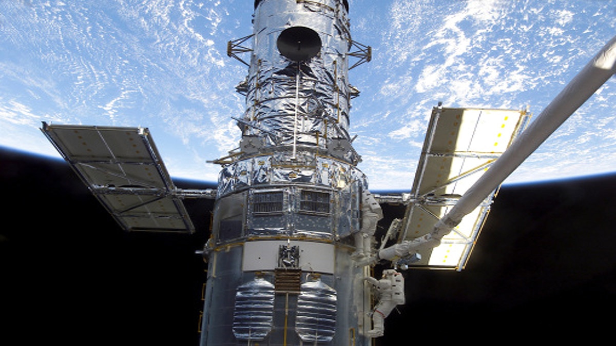 Hubble Telescope Enters in Safe Mode