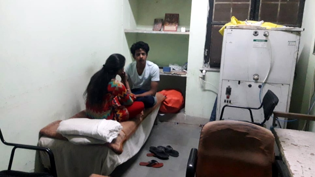 मुर्दा घर में बॉयफ्रेंड का बर्थडे मनाने पहुंची गर्लफ्रेंड, सोशल मीडिया पर मॉर्चुरी रूम के फोटो वायरल 