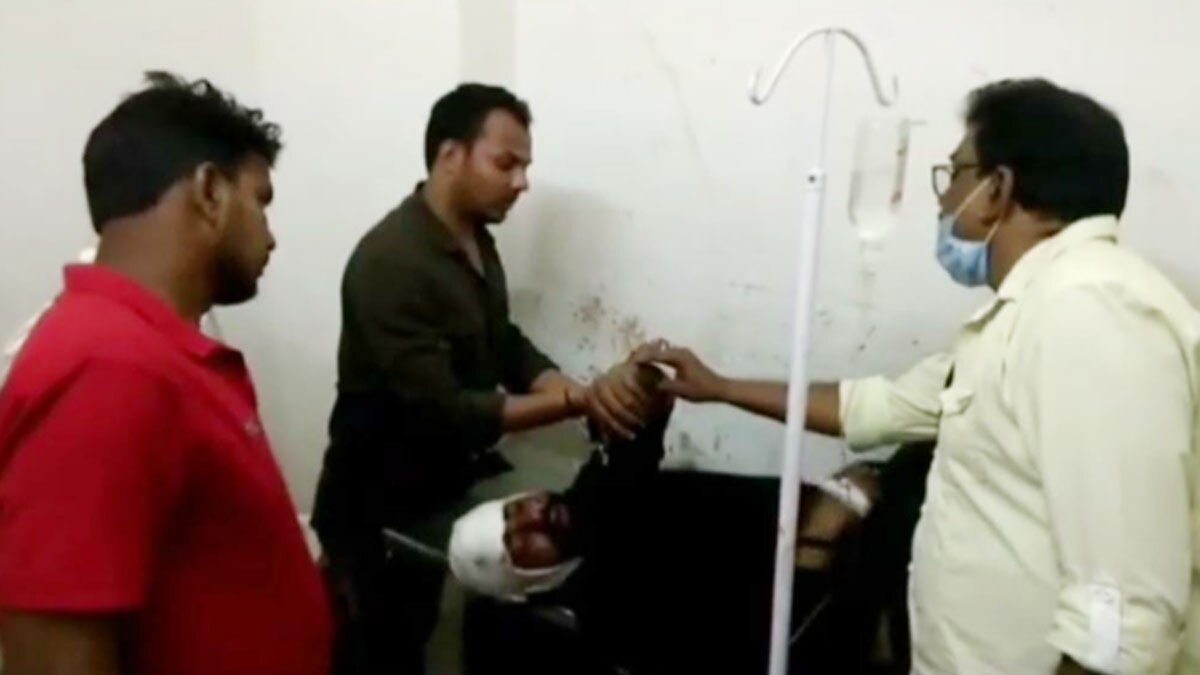 ग्राम विकास अधिकारी की पीट-पीटकर हत्या (फोटो- विजय कुमार सिंह)