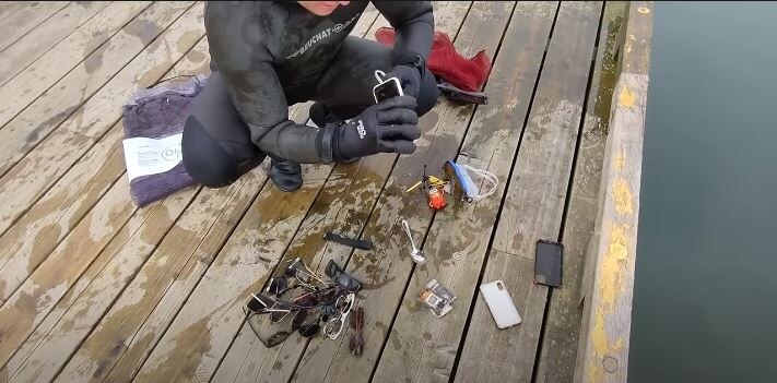 iPhone 11 under water