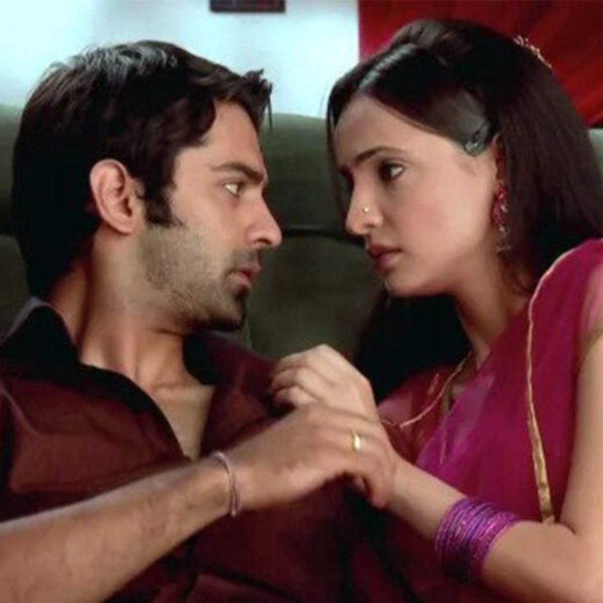 इस प्यार को क्या नाम दूं 