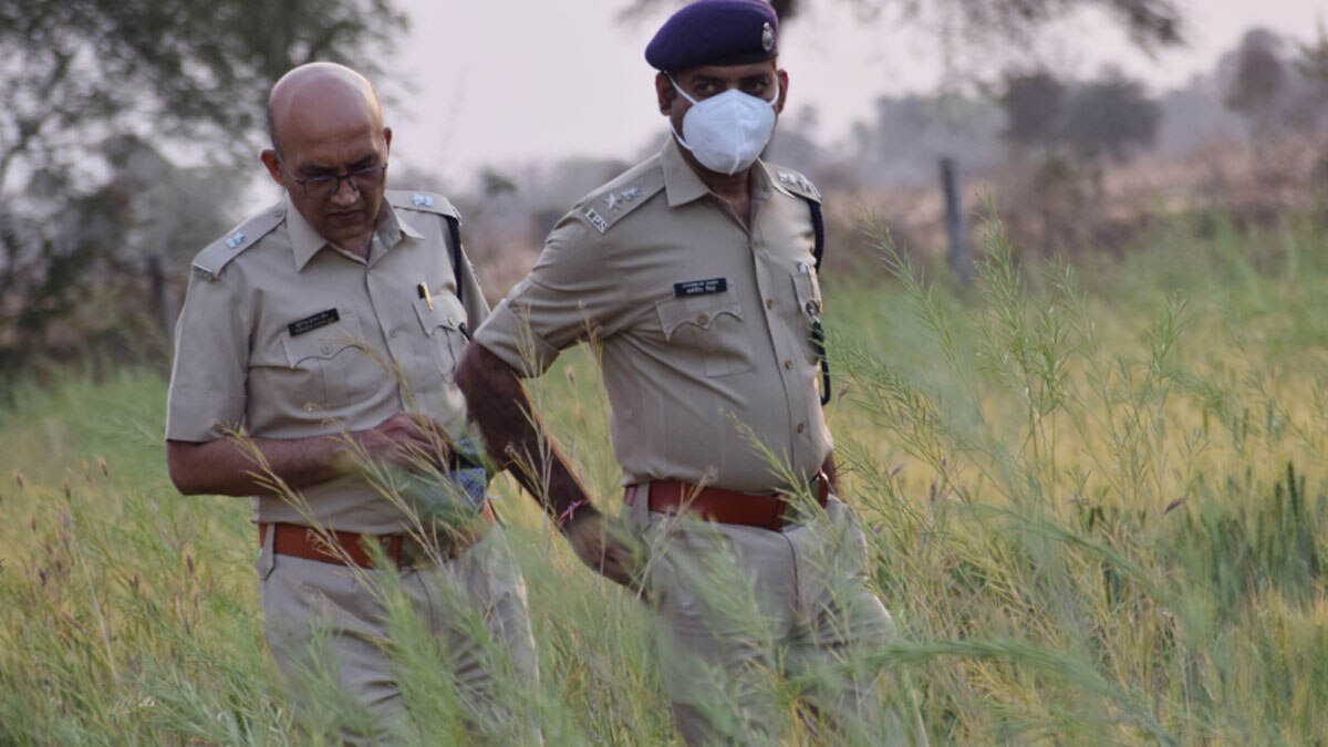  खनिज कारोबारी के फॉर्म हाउस से करोड़ों की चोरी 