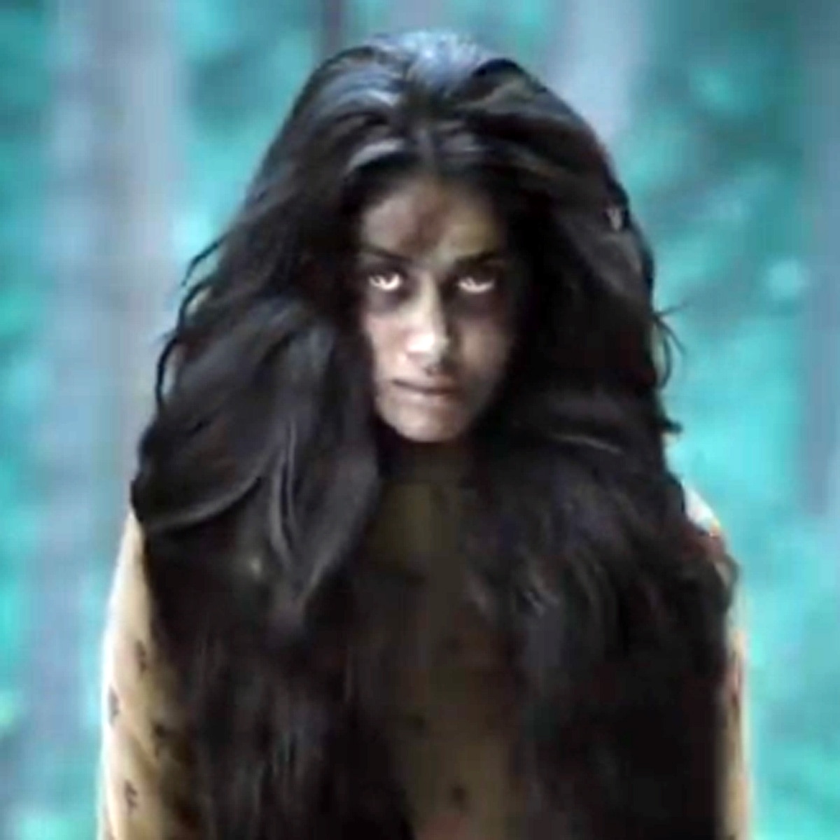 जाह्नवी कपूर (रूही फ‍िल्म सीन)