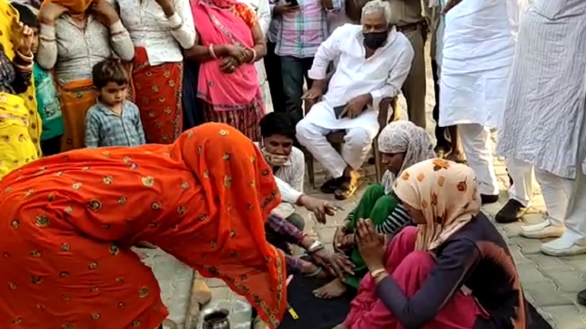 थाने के अंदर हुई दो बहनों की शादी की रस्में