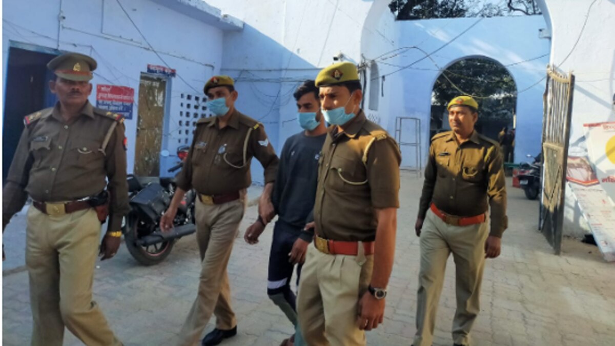 2 द‍िन तक भूखी-प्यासी तड़पती रही मासूम.