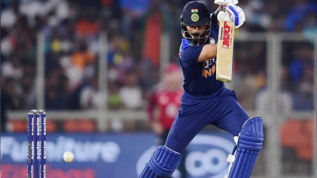 virat kohli completes 10000 runs batting at number 3