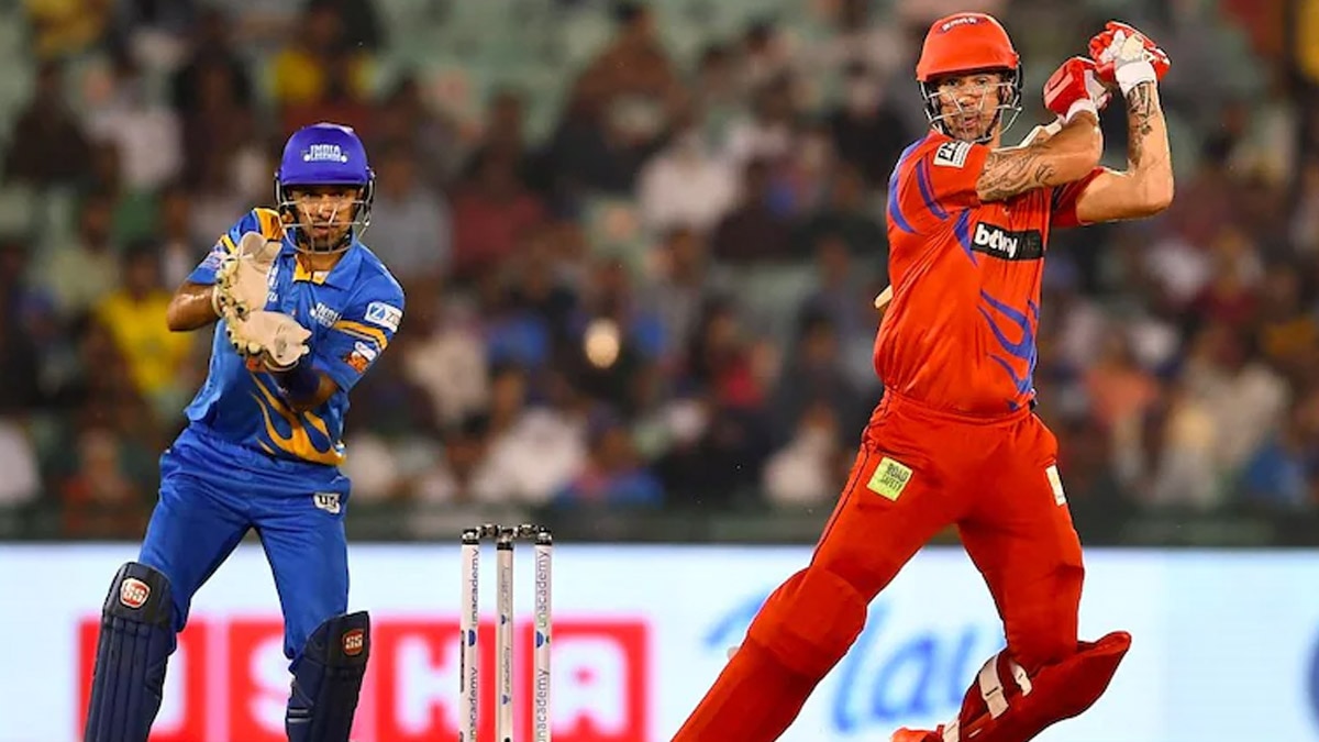 Kevin Pietersen made 75 runs against india legends