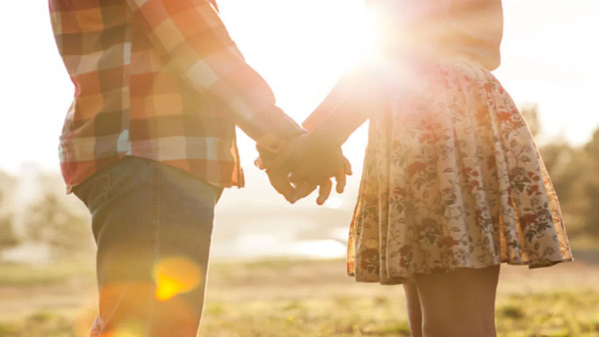 परिवार के 10 लोगों को बेहोश कर महिला फरार