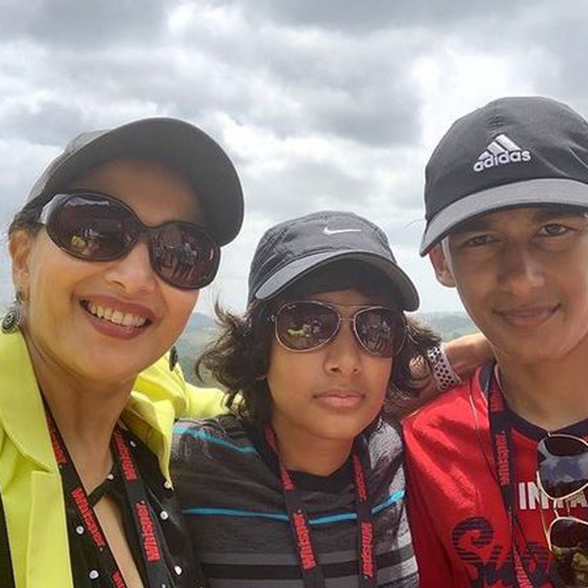 माधुरी संग बच्चे