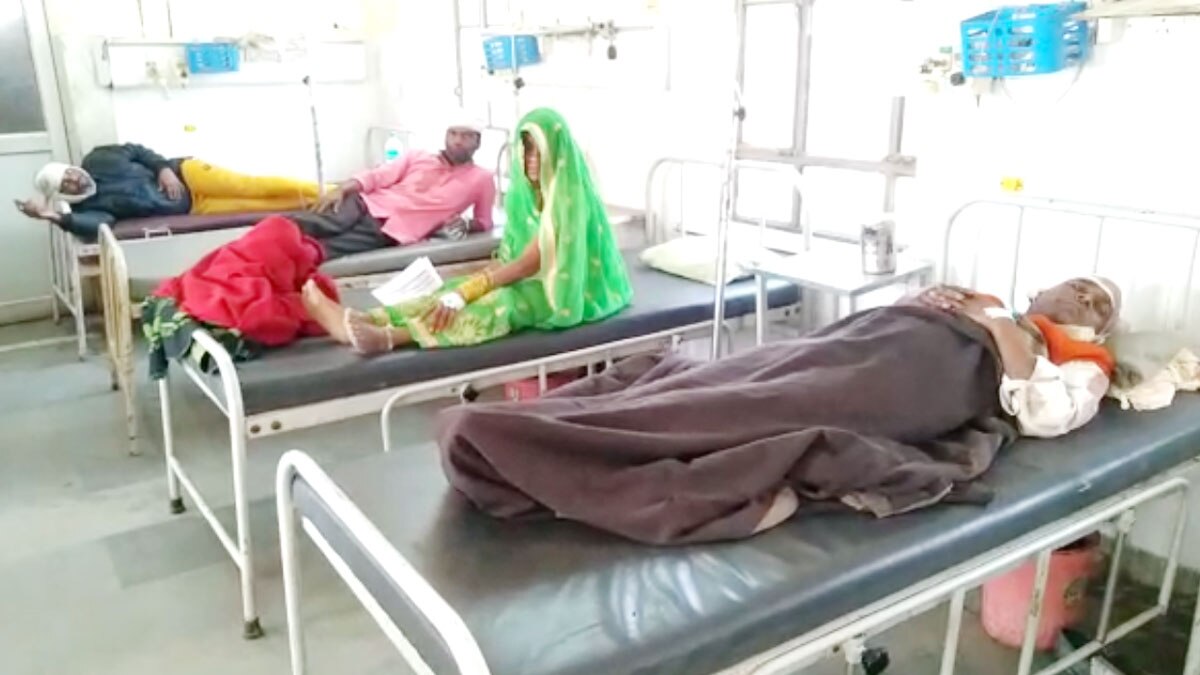 महिला की पीठ में फंसी थी गोली (फोटो-उमेश मिश्रा)