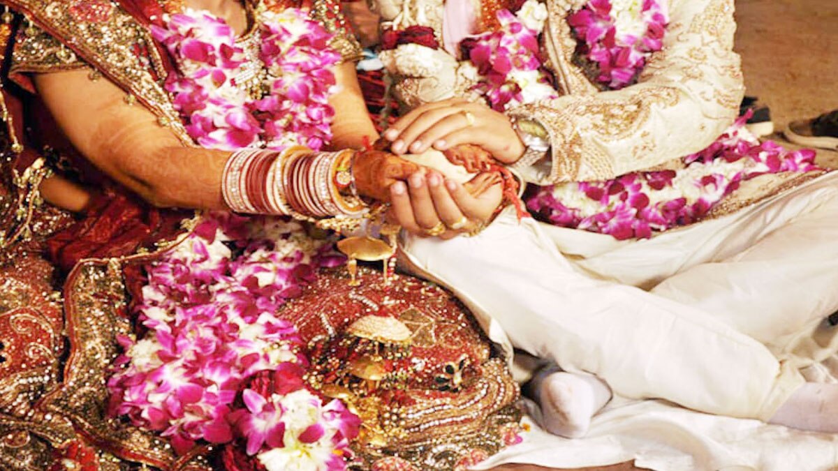 सोशल मीडिया भी बनाता है जोड़ियां 