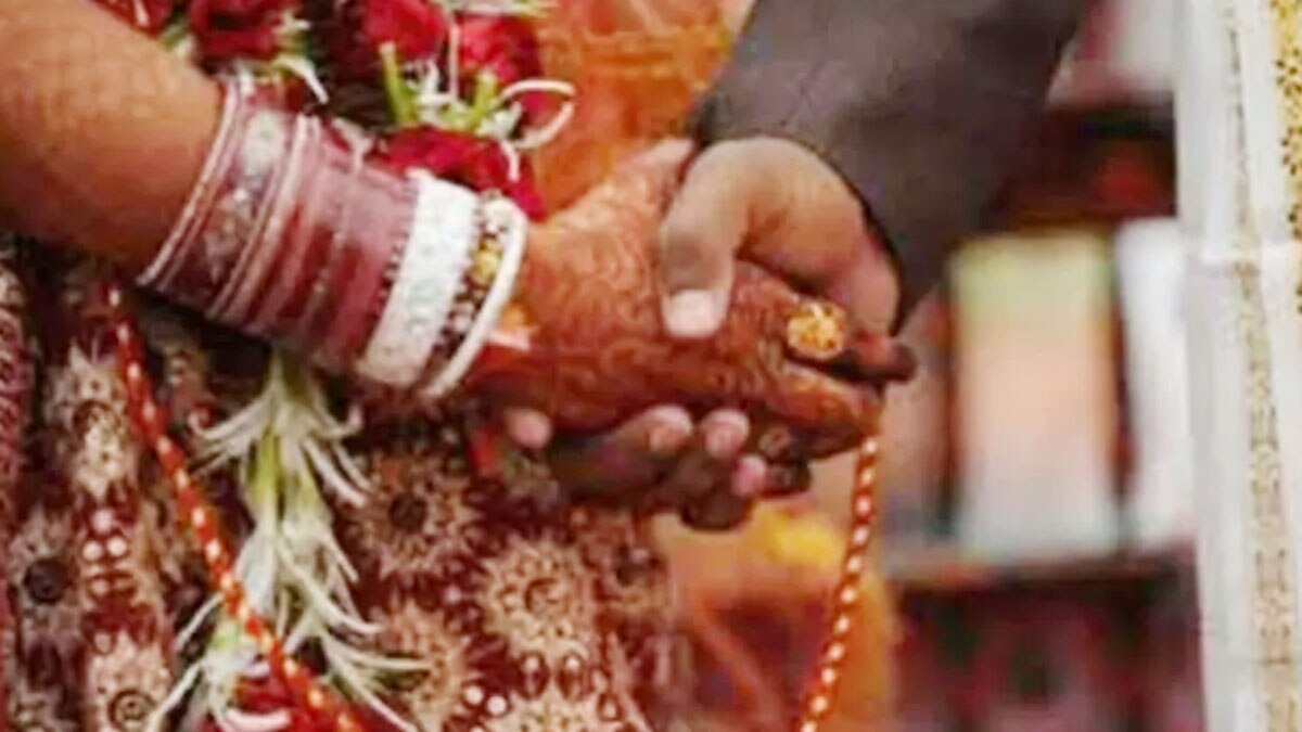 सोशल मीडिया भी बनाता है जोड़ियां 