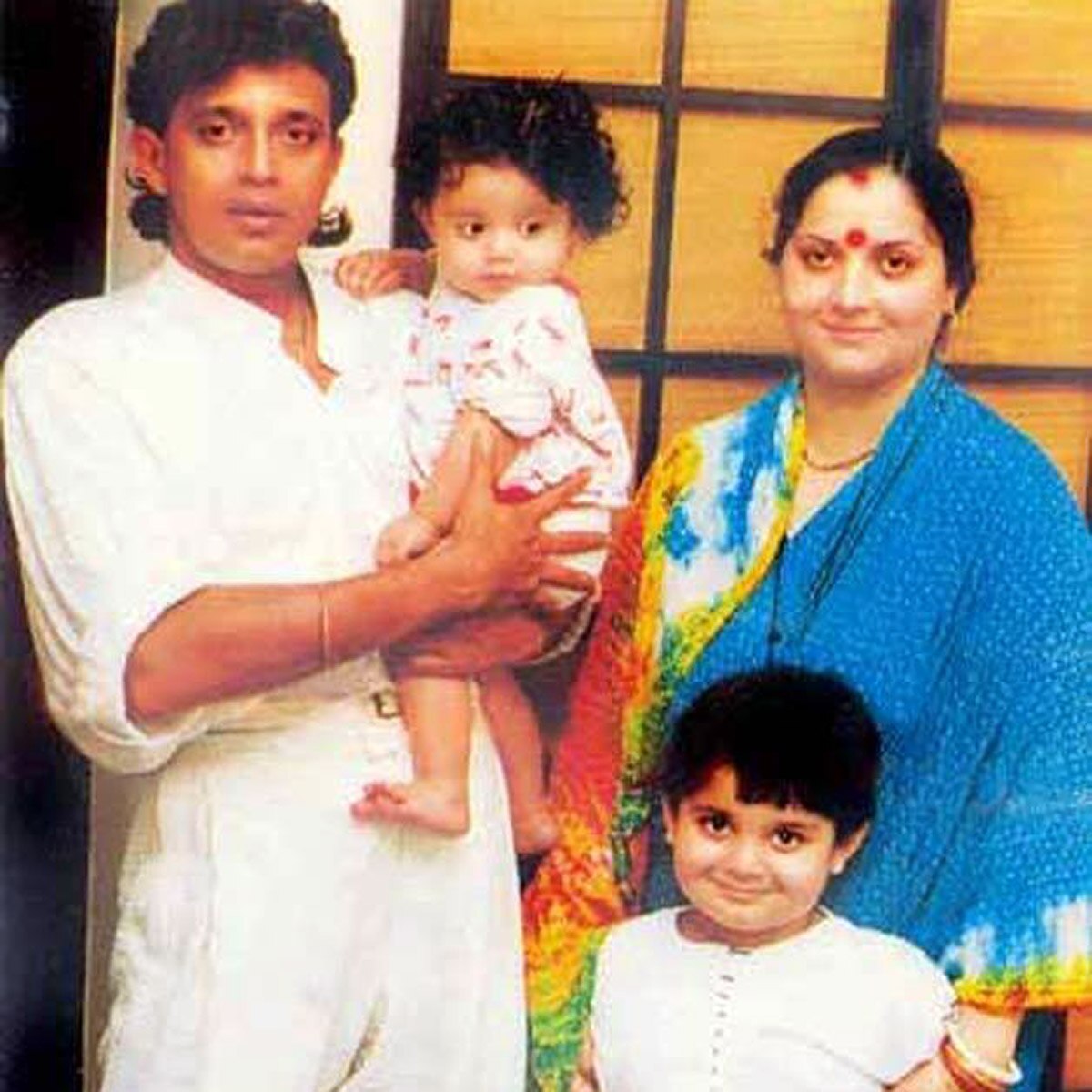 फैमिली संग मिथुन चक्रवर्ती