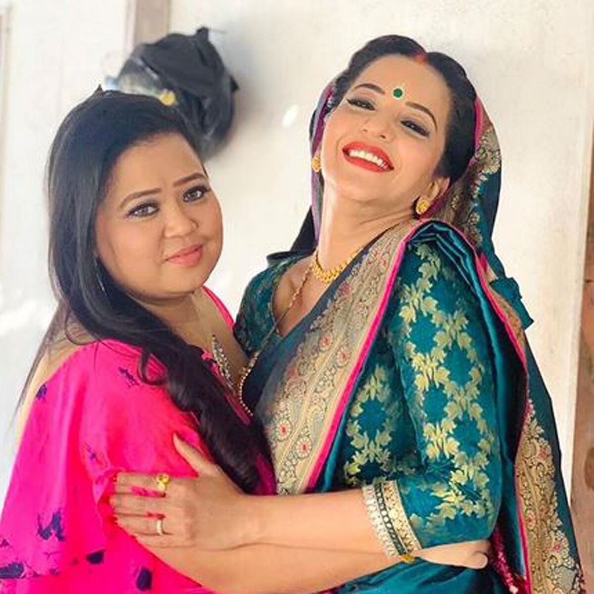 भारती सिंह संग मोनालिसा