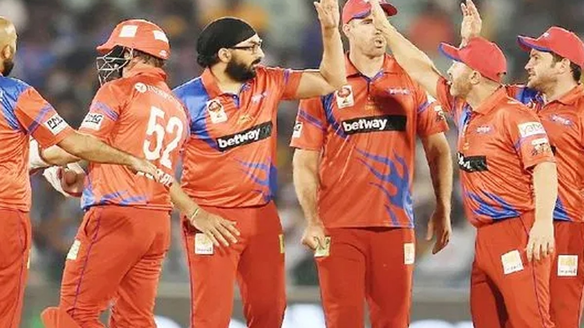 Kevin Pietersen made 75 runs against india legends