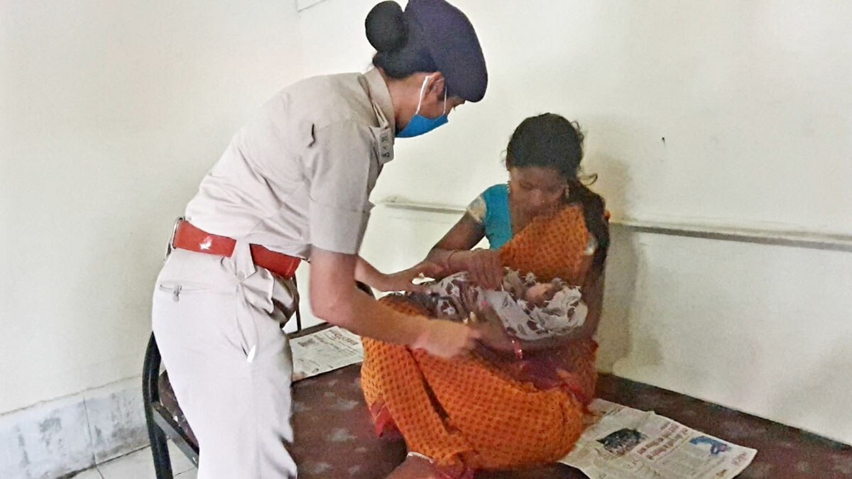 आरपीएफ थाने में महिला ने दिया बच्ची को जन्म