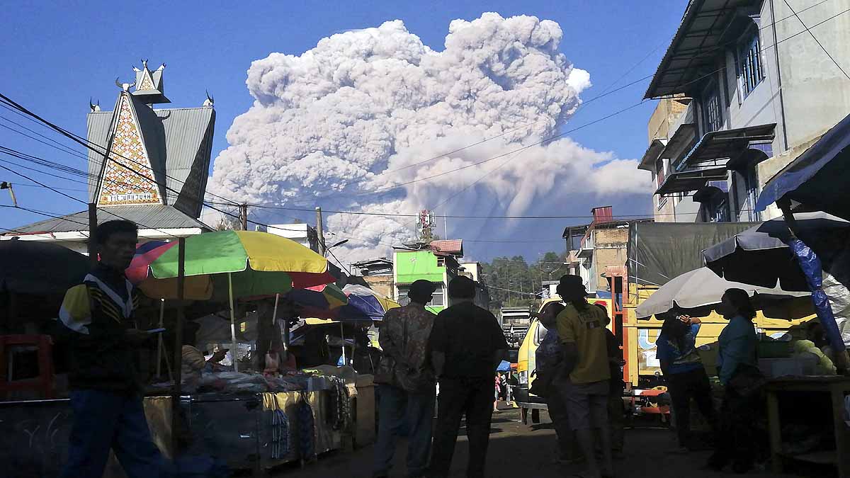 Mount Sinabung Volcano Indonesia Erupted 