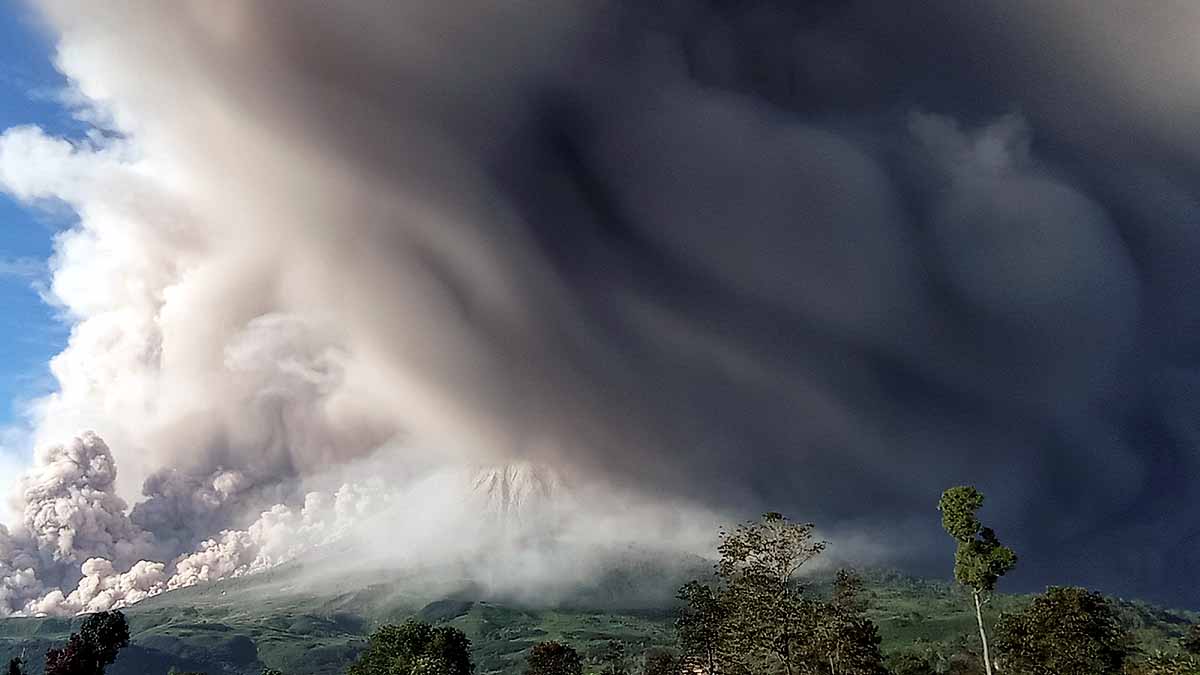 Mount Sinabung Volcano Indonesia Erupted 