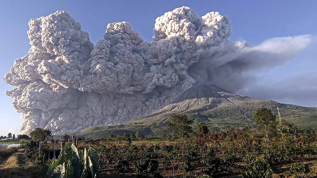 Mount Sinabung Volcano Indonesia Erupted 