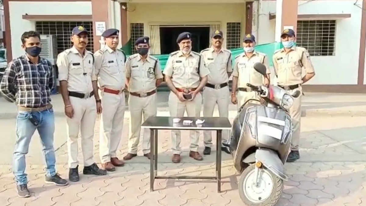 शादीशुदा प्रेम‍ी से म‍िलने प्रेम‍िका पहुंची तो सामने आ गई पत्नी, व‍िवाद के बाद पत‍ि-पत्नी ने म‍िलकर कर दी हत्या