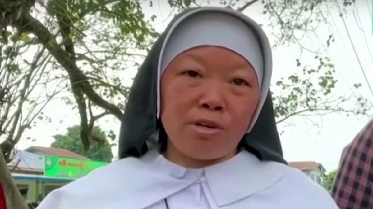 Myanmar Nun Kneels said Spare the kids Kill me