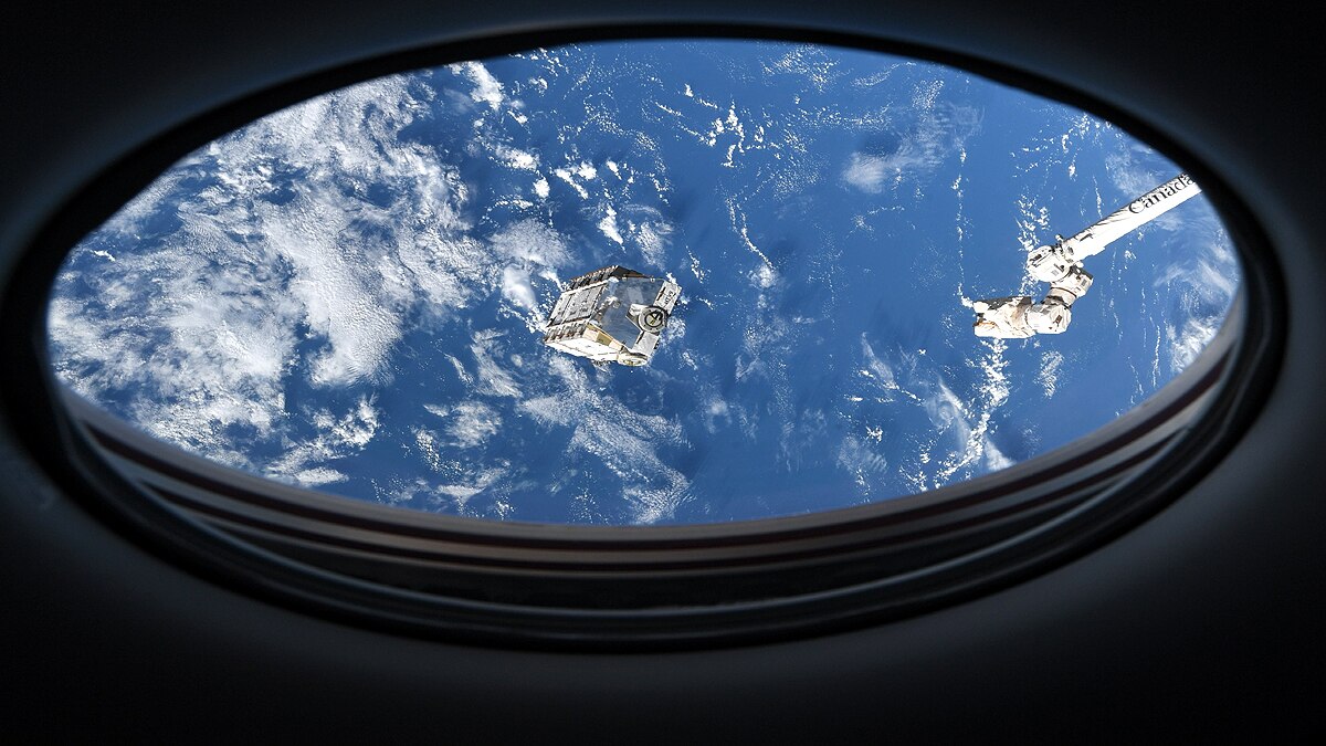 Space Station Leave 2.9 ton Space Garbage