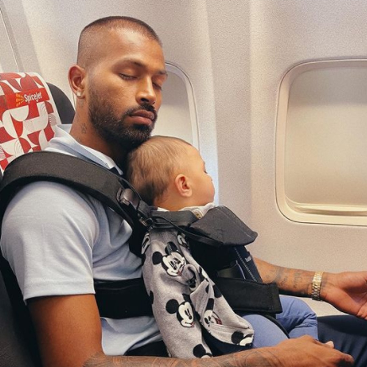 हार्द‍िक पंड्या-बेटा अगस्त्य 