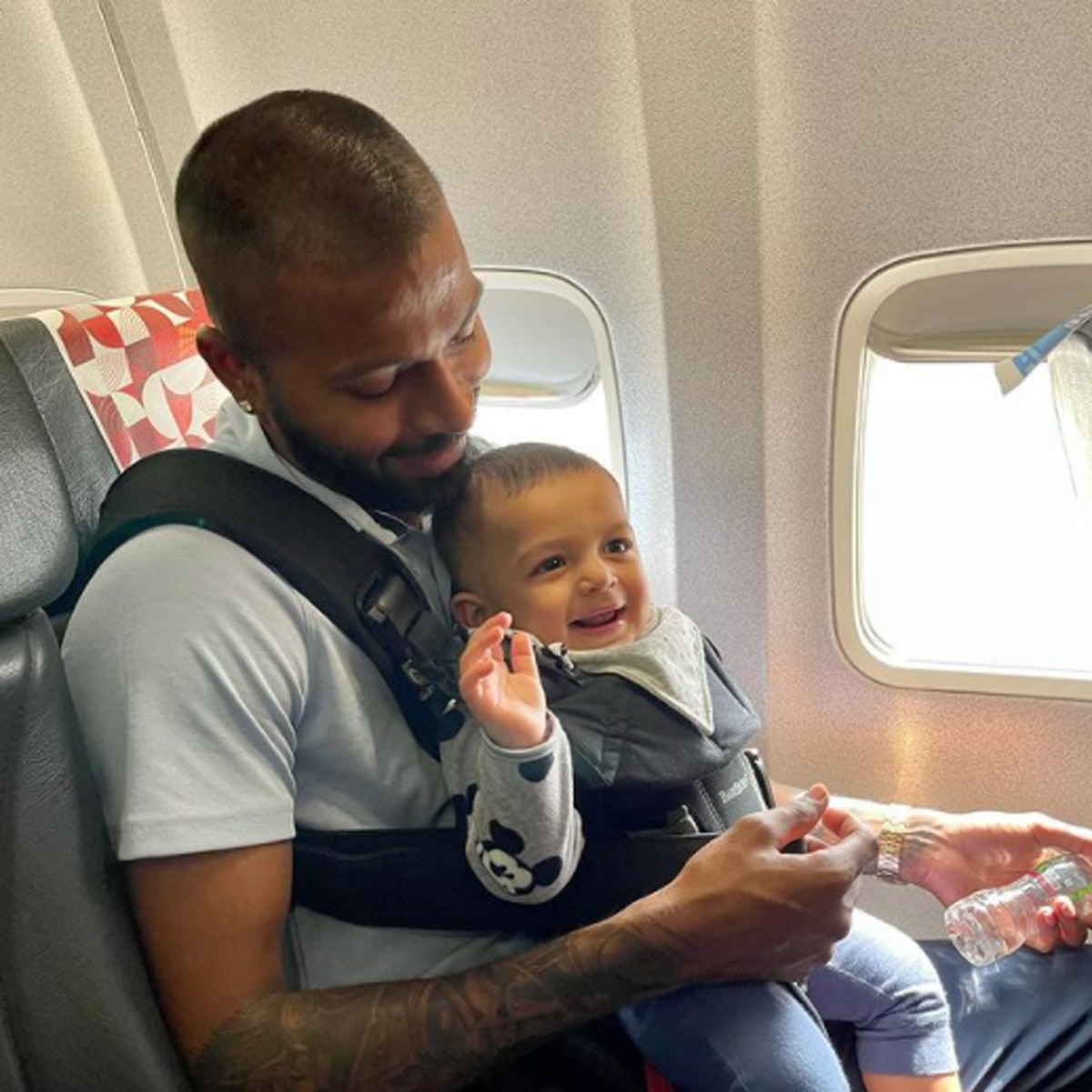 हार्द‍िक पंड्या-बेटा अगस्त्य 