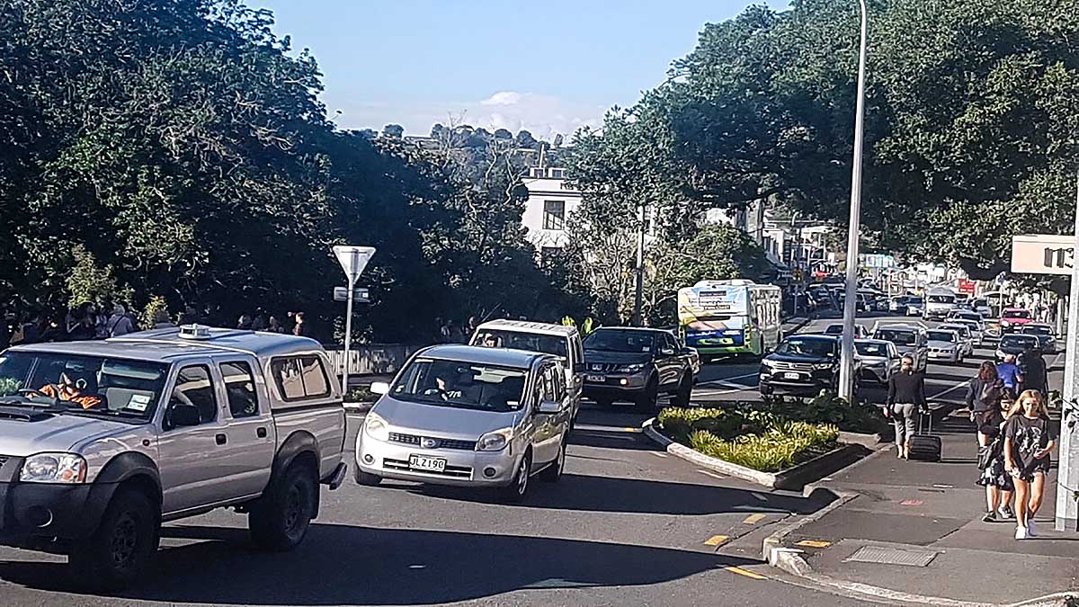 Three Earthquakes New Zealand Tsunami