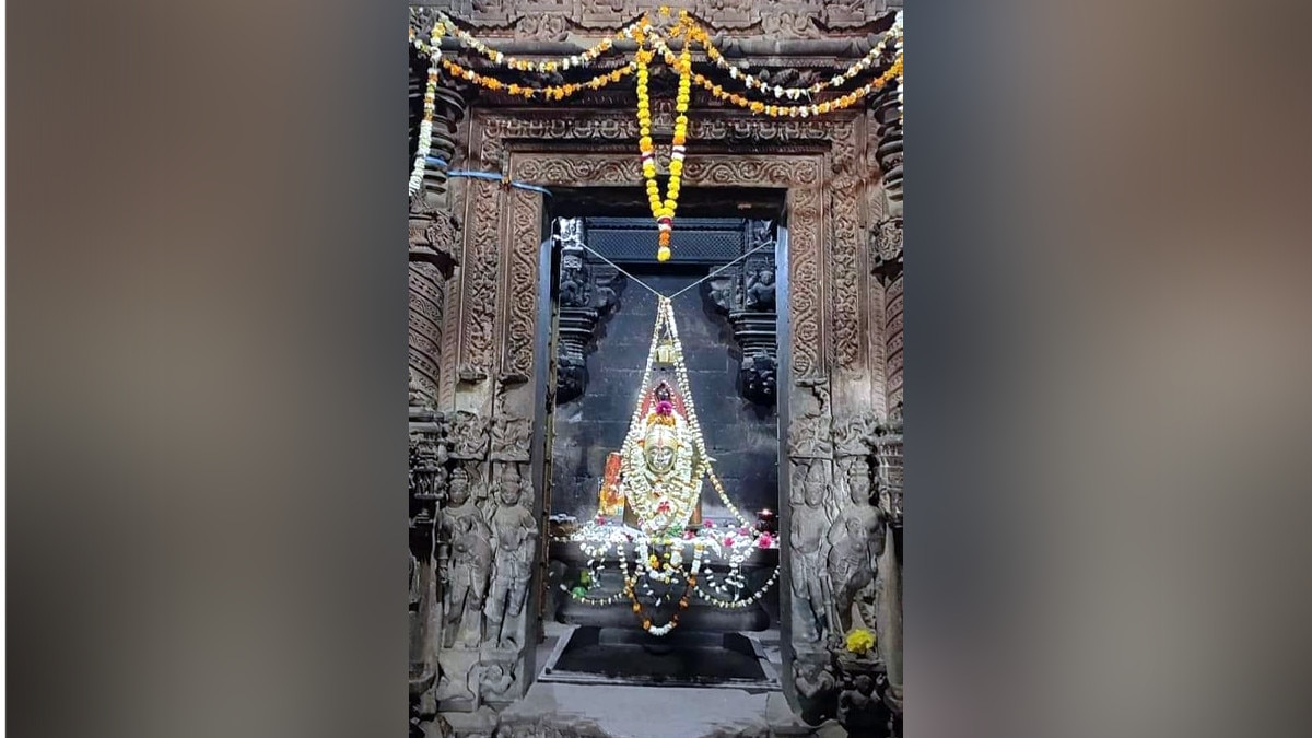 सूर्य की किरणों से होता है पहला अभिषेक, एक ही रात में क‍िया गया था व‍िशाल मंद‍िर का न‍िर्माण! 