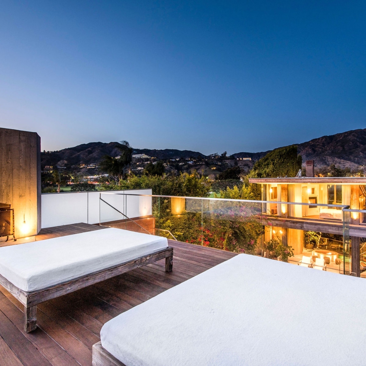 पामेला एंडरसन का मालिबु स्थित घर 