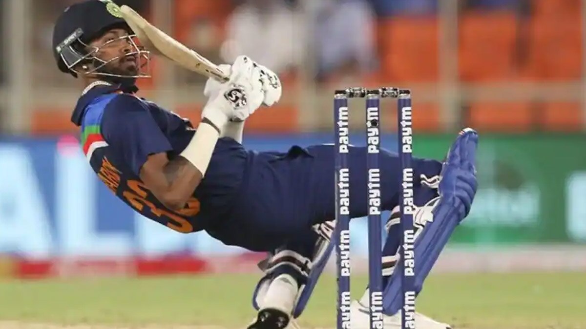 sam curran and hardik pandya engage in a heated verbal