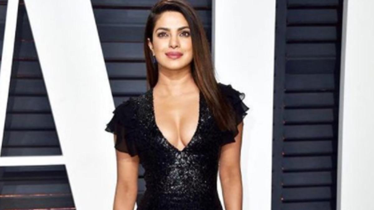 डायरेक्टर ने सेट पर प्रियंका के साथ की थी बदतमीजी, नाम ना बता पाने का एक्ट्रेस को दुख