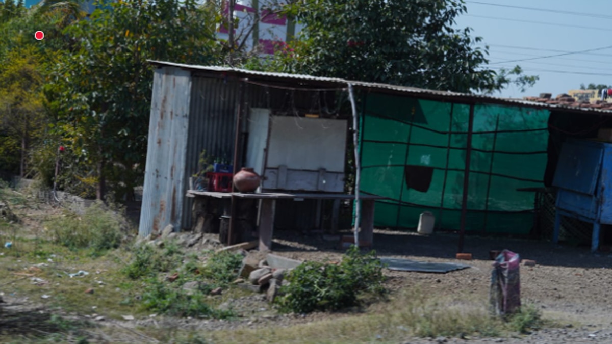  इस मामले में कार्रवाई करते हुए 5 लड़कियों को मुक्त कराया गया है.